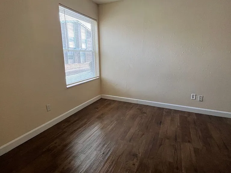 Abbott Acres Apartments — Photo 7