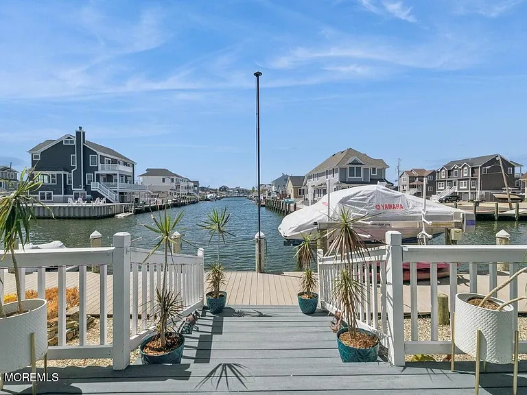 385 Aldo Dr — Photo 45