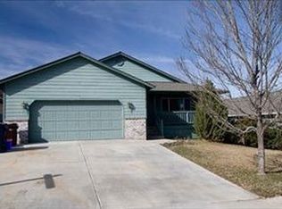 2103 SW 35th Pl, Redmond, OR 97756