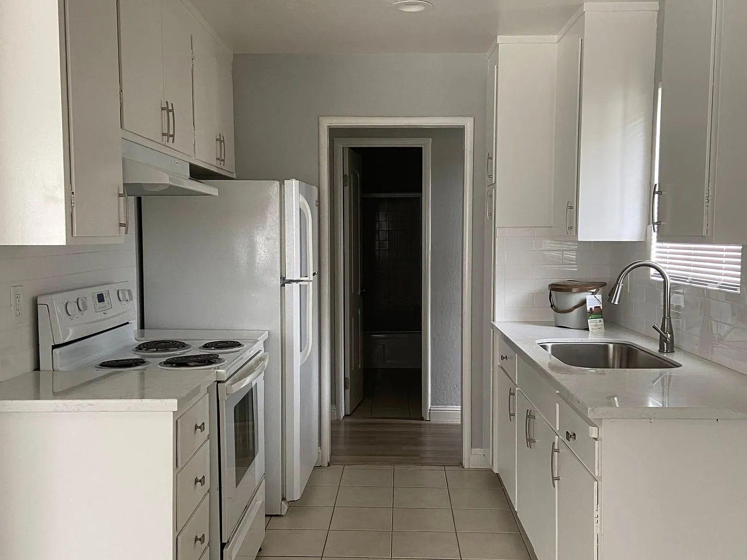 1 bed, 800 sqft, $2,300 — Photo 2