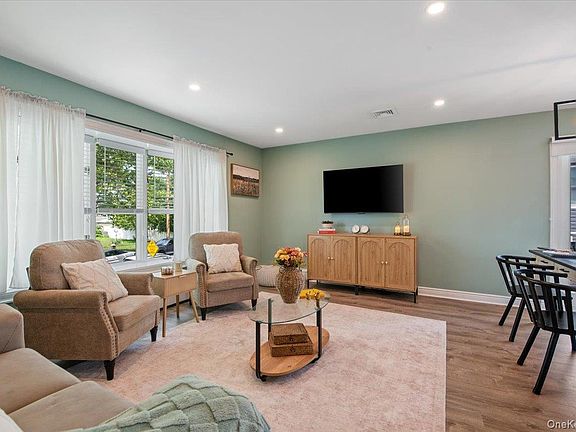 5th image of 330 Granada Parkway