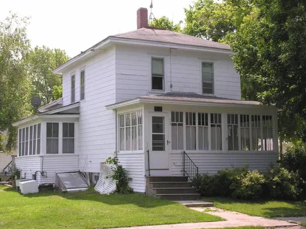 904 Mechanic St, Osage, IA 50461