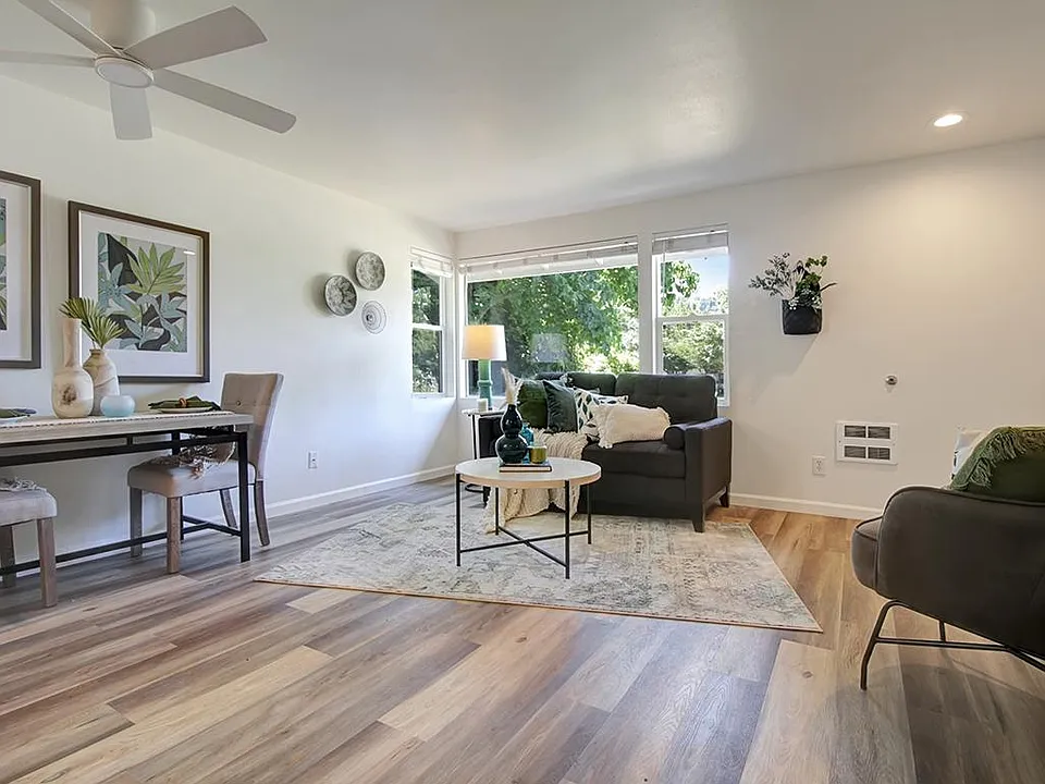 160 Rainier Blvd S #B