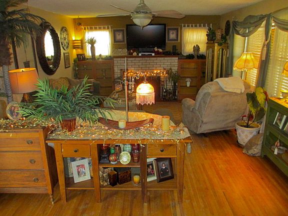 Spacious living room