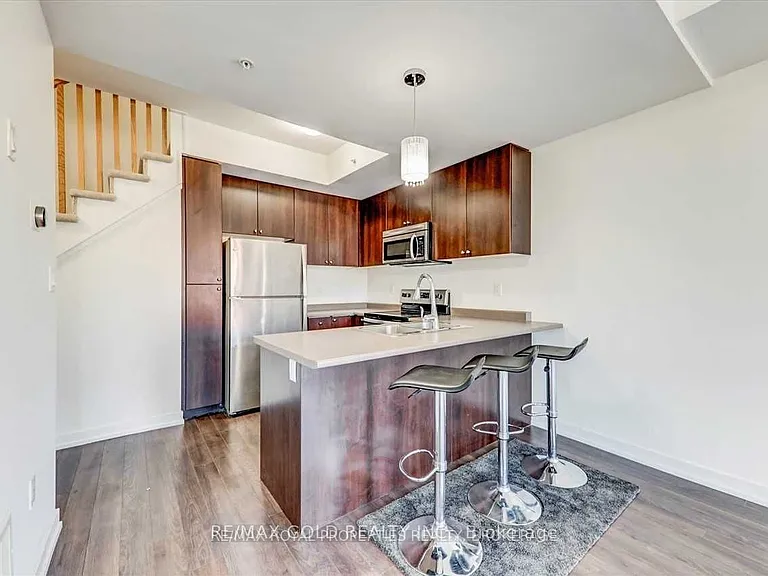 1555 Kingston Rd #201 — Photo 3