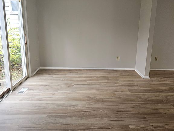 4th image of 3748 House Of Stuart Ave