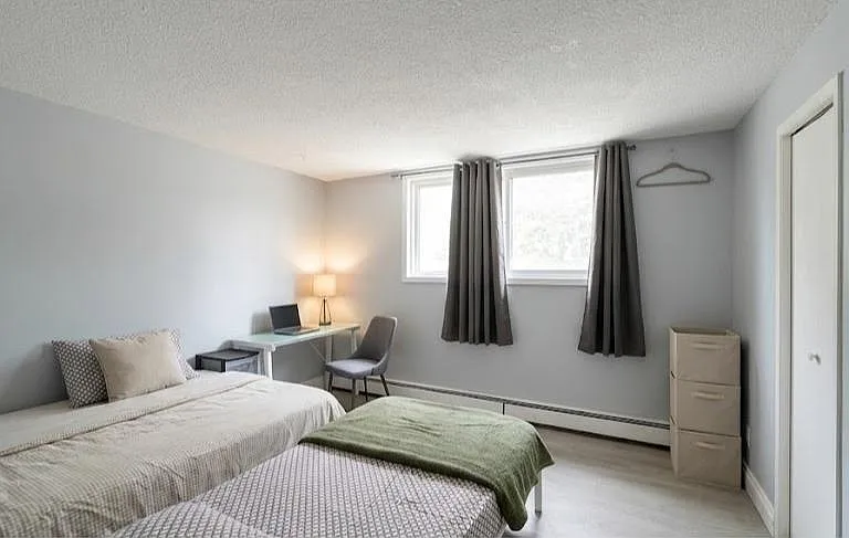 318 Erb St W #1 — Photo 6
