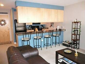 3rd image of 1720 Oak Ave #506
