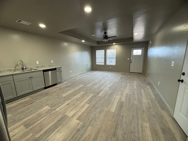 1120 Caprock St — Photo 5