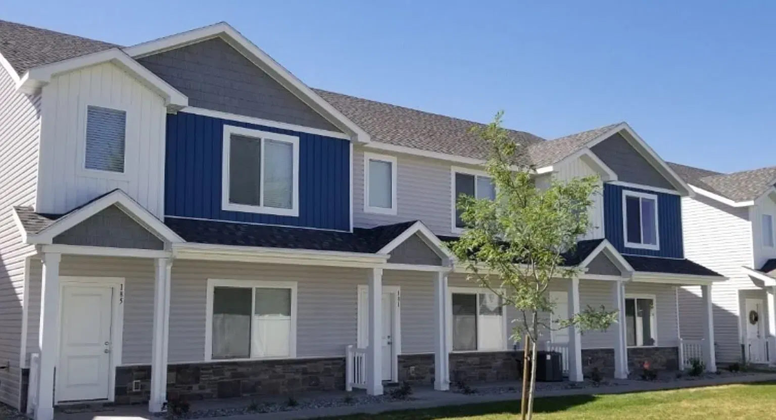 5 bath Townhome located in Idaho Falls! — Photo 1