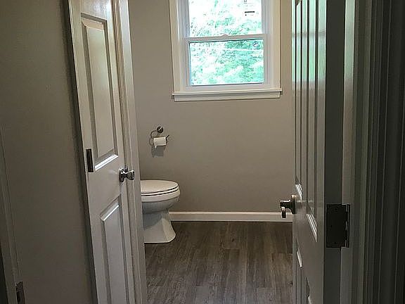 4th image of 288 Valley View Rd