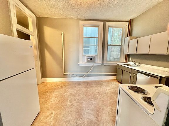 4th image of 1630 Chase Ave #6