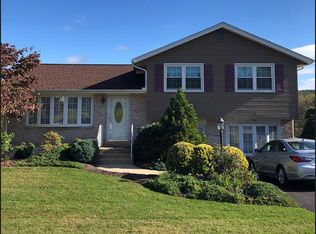 1526 Commonwealth Blvd, Reading, PA 19607