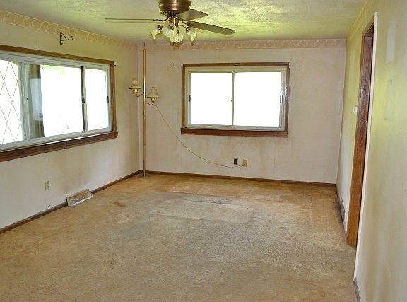 2nd image of 115 Casey Dr