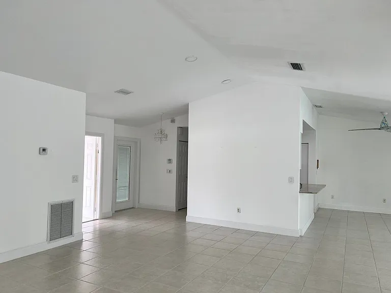3210 NW 23rd Ter — Photo 10