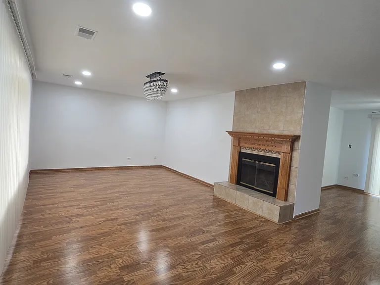 1832 W Weathersfield Way — Photo 2