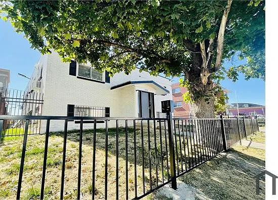 11910 E 14th Ave #4