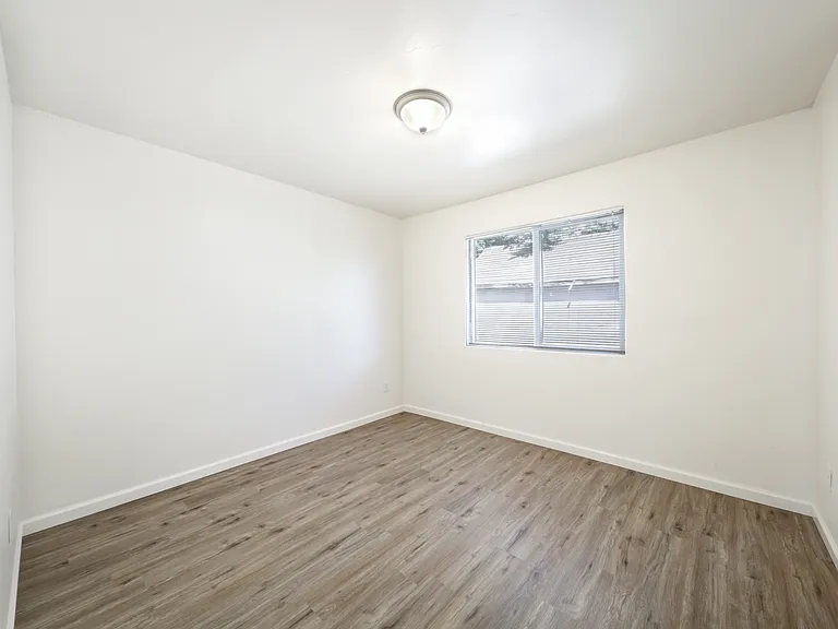 1236 Jeffrey St #2 — Photo 14