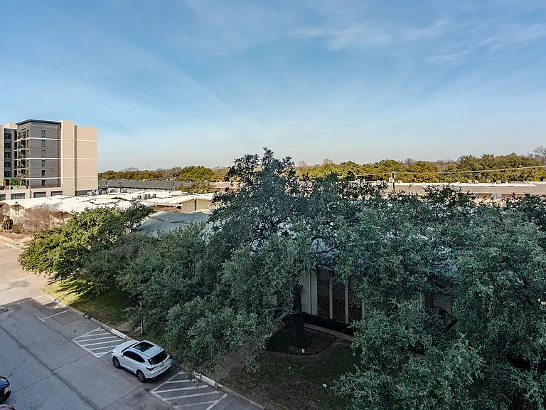6335 W Northwest Hwy #411 — Photo 29