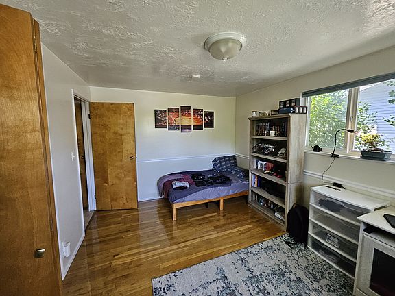 5th image of 1230 E Manor Cir