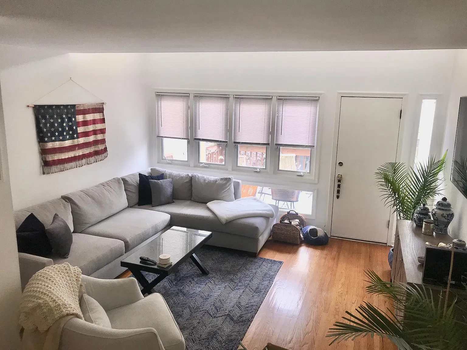 2 bed, 1400 sqft, $2,400 — Photo 3