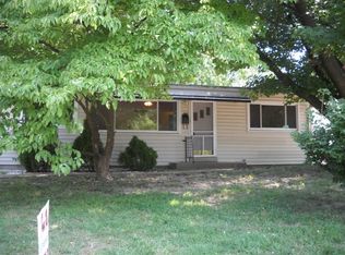 190 Coteau Ln, Florissant, MO 63033