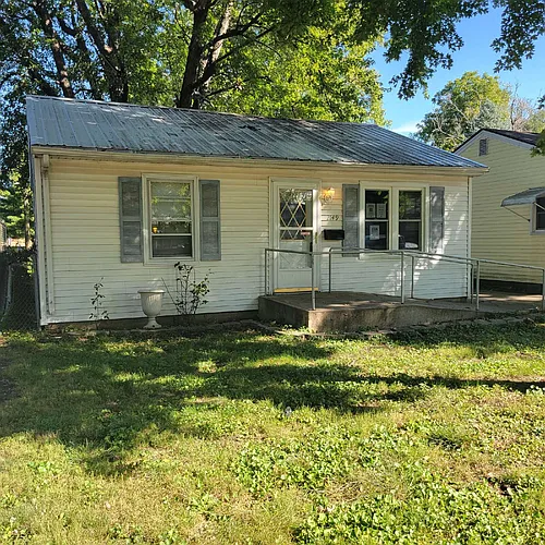 2149 E Converse Ave Photo 1