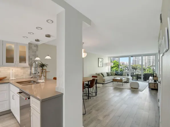 800 SE 4th Street #302, Fort Lauderdale, FL 33301