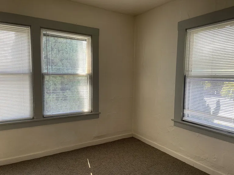 Walking Distance to Water Front- Multiple Applications Pending — Photo 7