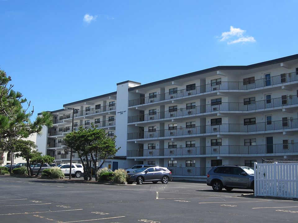 Welcome to 201 E Oceanwalk!
