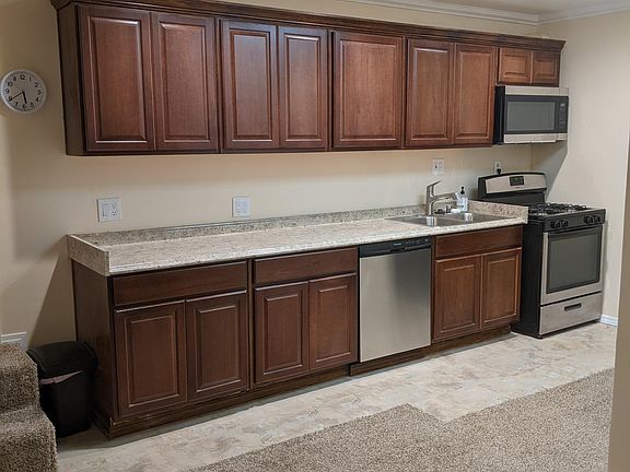 3rd image of 17106 Illinois Ct Unit 1