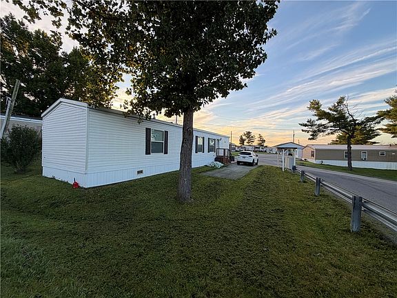 5th image of 697 Regent Dr