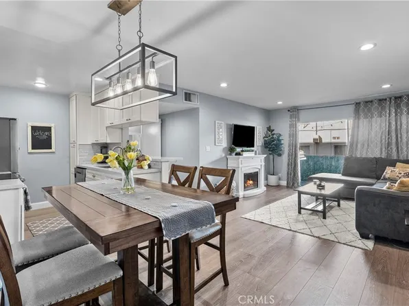 10240 Camarillo St APT 104, Toluca Lake, CA 91602