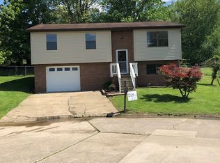 123 Village Dr, Scott Depot, WV 25560