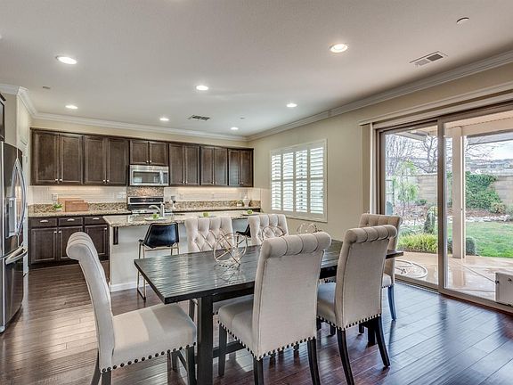 3rd image of 3668 Rosecrest Cir
