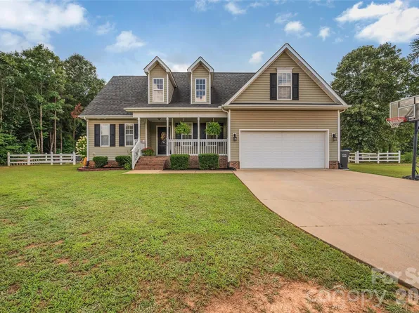 2114 Pinnacle View Dr, Kings Mountain, NC 28086