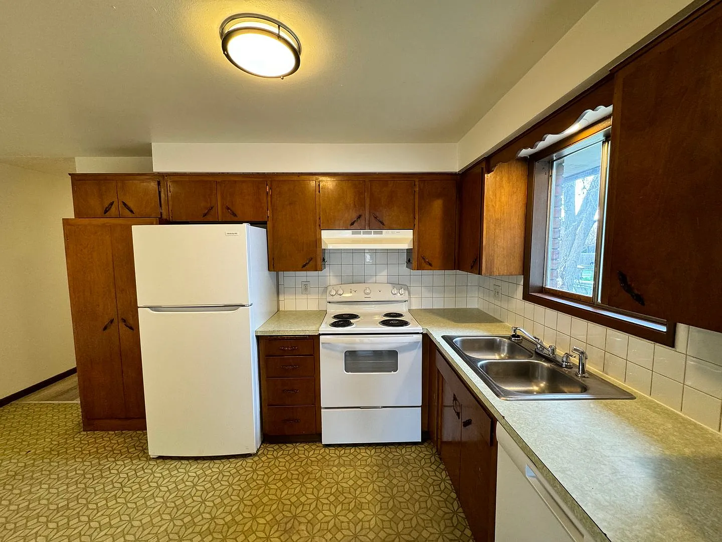 Spacious Split-Level 3 bed, 1 Bath Duplex in Spokane! — Photo 4