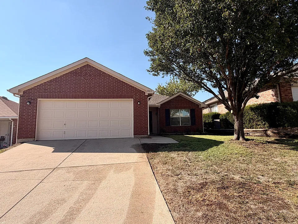 9917 Blue Bell Dr