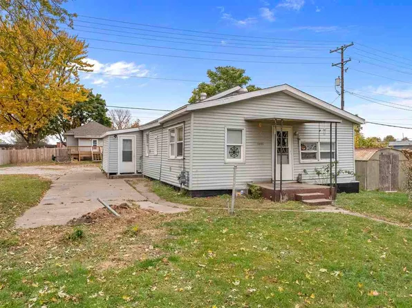 1405 Kansas St, Muscatine, IA 52761
