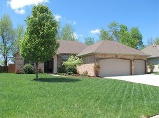 841 S Long Dr, Springfield, MO 65802