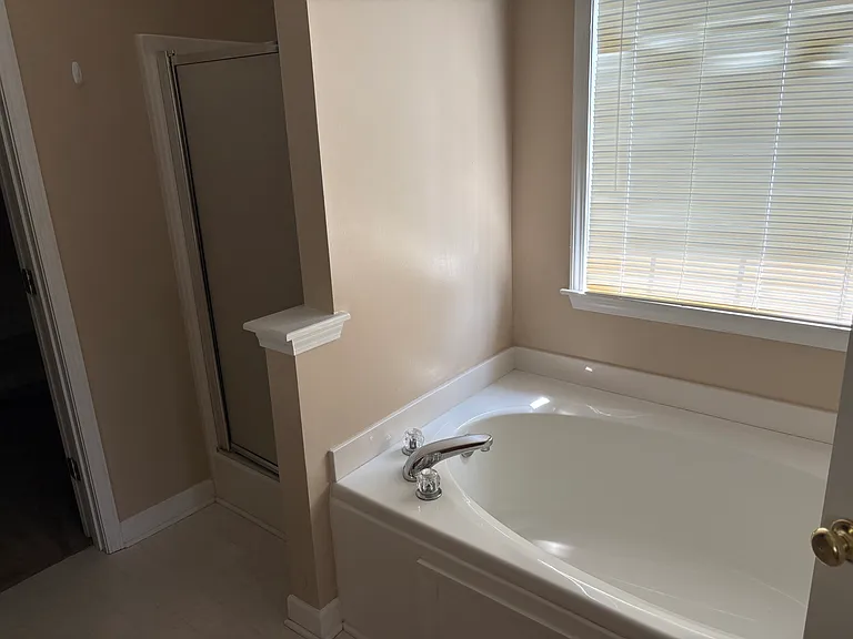 1108 McDonough Cir — Photo 5