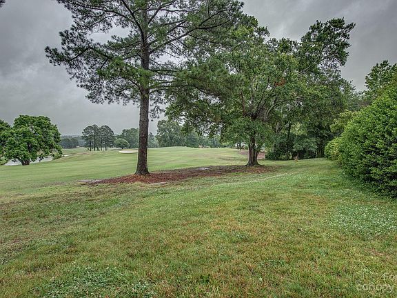 5th image of 3021 Longwood Dr