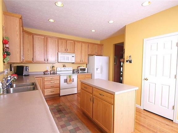 4th image of 6963 Ruwes Oak Dr