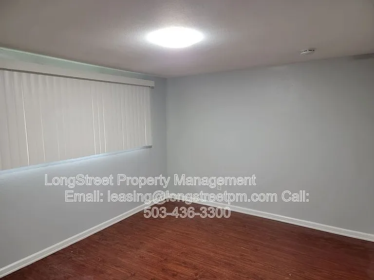 350 SE Lilly Ave #4 — Photo 13
