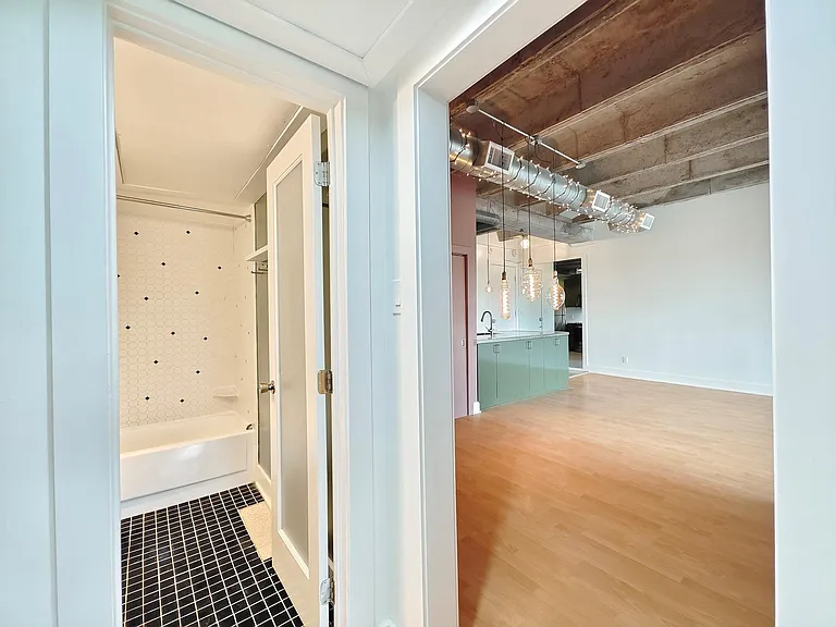 3614 Montrose Blvd #203 — Photo 14