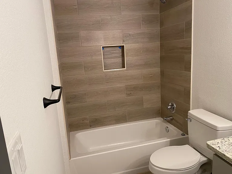 809 Hc Gilbert Minjares Dr #B — Photo 12