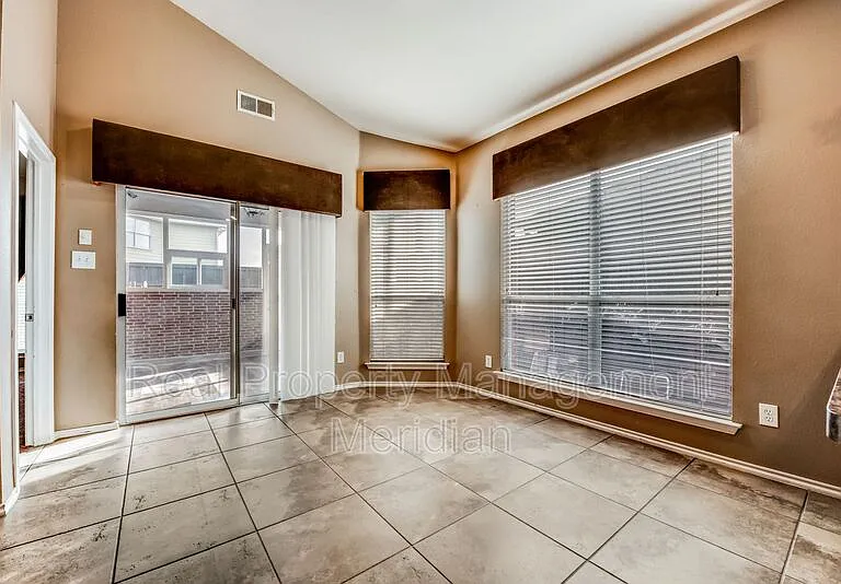 2104 Carlotta Dr — Photo 8