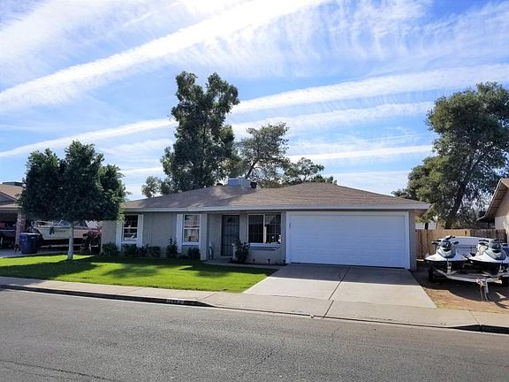 3rd image of 3463 E Capri Ave