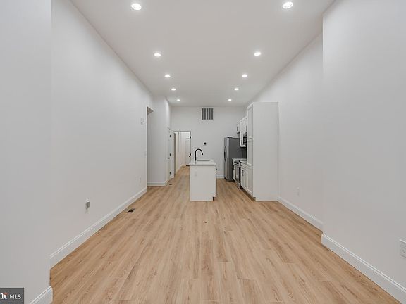 3rd image of 523 N Calhoun St