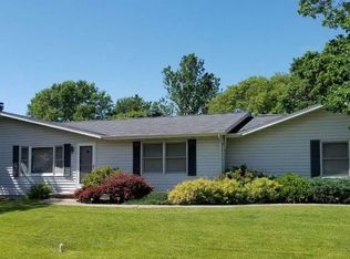 202 W Division Rd, Shannon, IL 61078